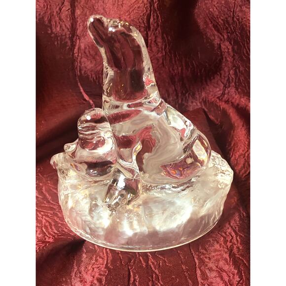 Vintage Crystal Mother Seal & Her Pup Frosted Textured Stand to Resemble Ice 6x5 - Picture 4 of 9